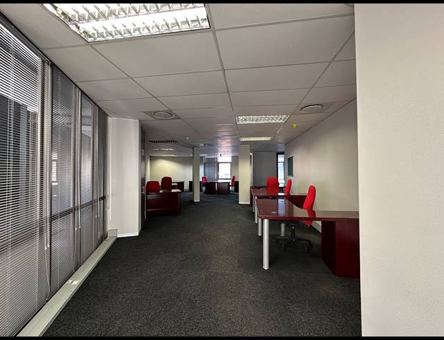 220.40M² OFFICE TO LET IN IRENE